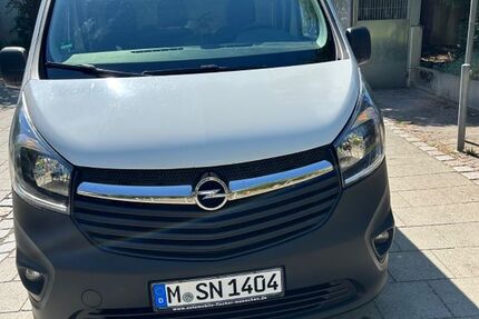 Opel Vivaro 178.000 km 8.900 &euro; München 80937
