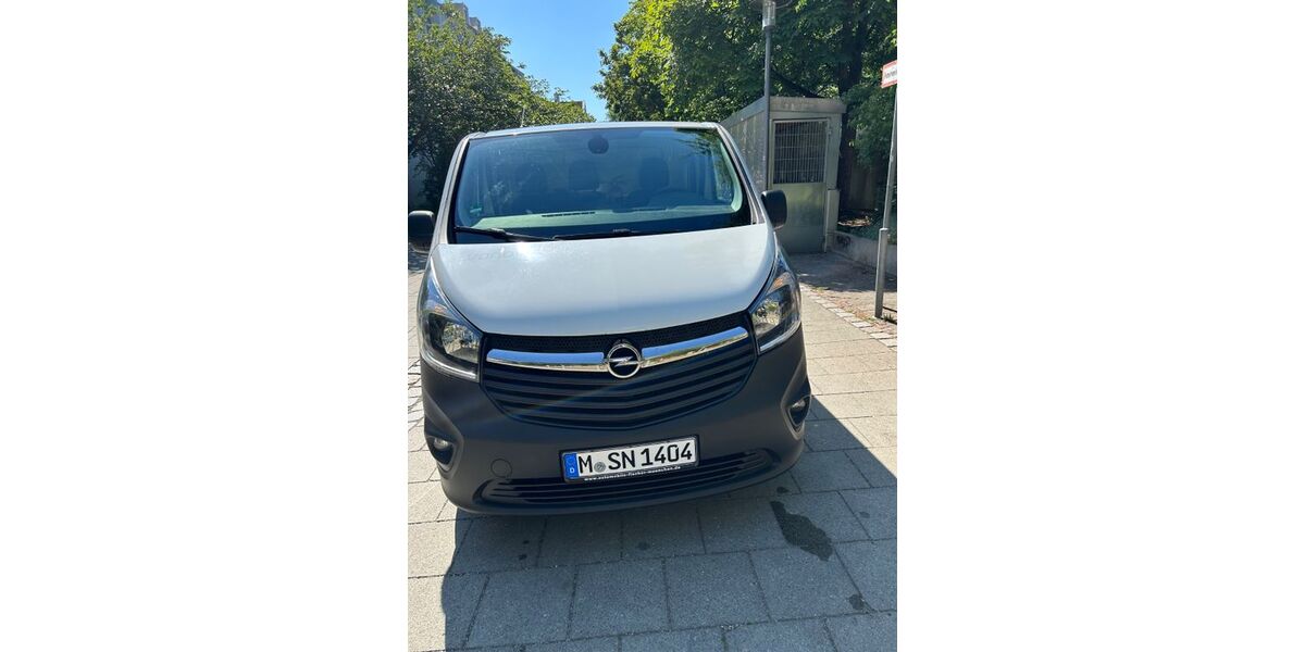 Opel Vivaro 178.000 km 8.900 &euro; München 80937