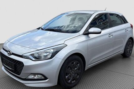 Hyundai i20 82.224 km 8.997 &euro; Neustadt 08223