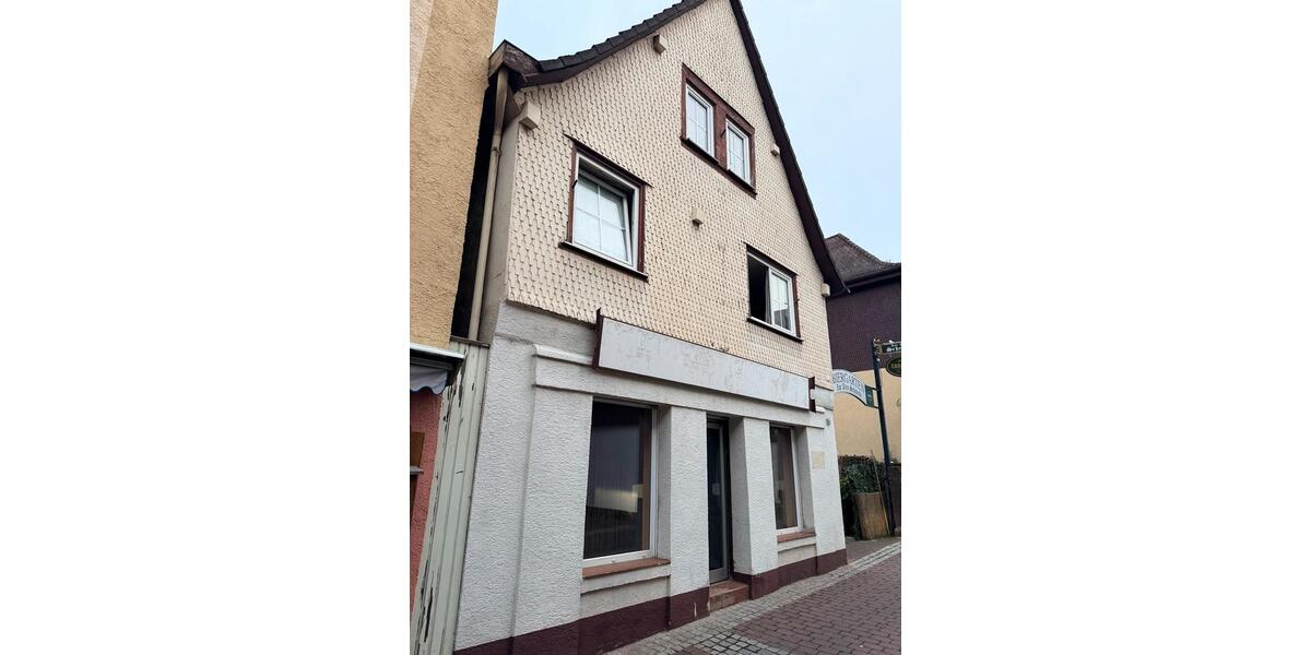 Einfamilienhaus Erbach - 7 Zimmer, 180 m&sup2;, 250.000&euro; | Angebot:26992570