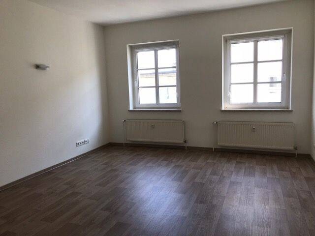 Etagenwohnung Cottbus Mitte - 5 Zimmer, 200 m&sup2;, 250&euro; | Angebot:26887635