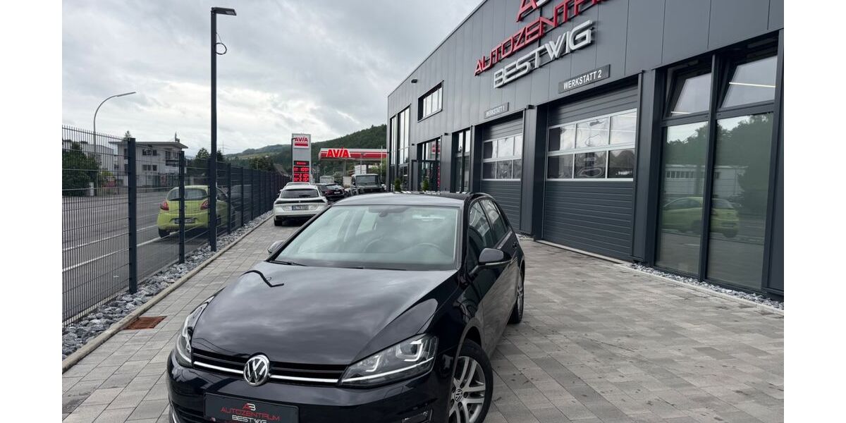 VW Golf 102.000 km 12.995 &euro; Bestwig-Nuttlar 59909