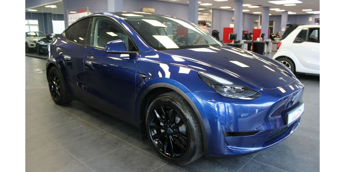 Tesla Model Y 33.530 km 32.980 &euro; Euskirchen 53881