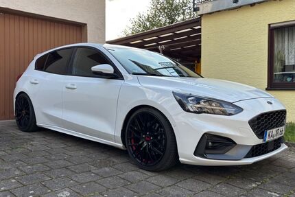 Ford Focus 89.900 km 19.999 &euro; Kürnbach 75057