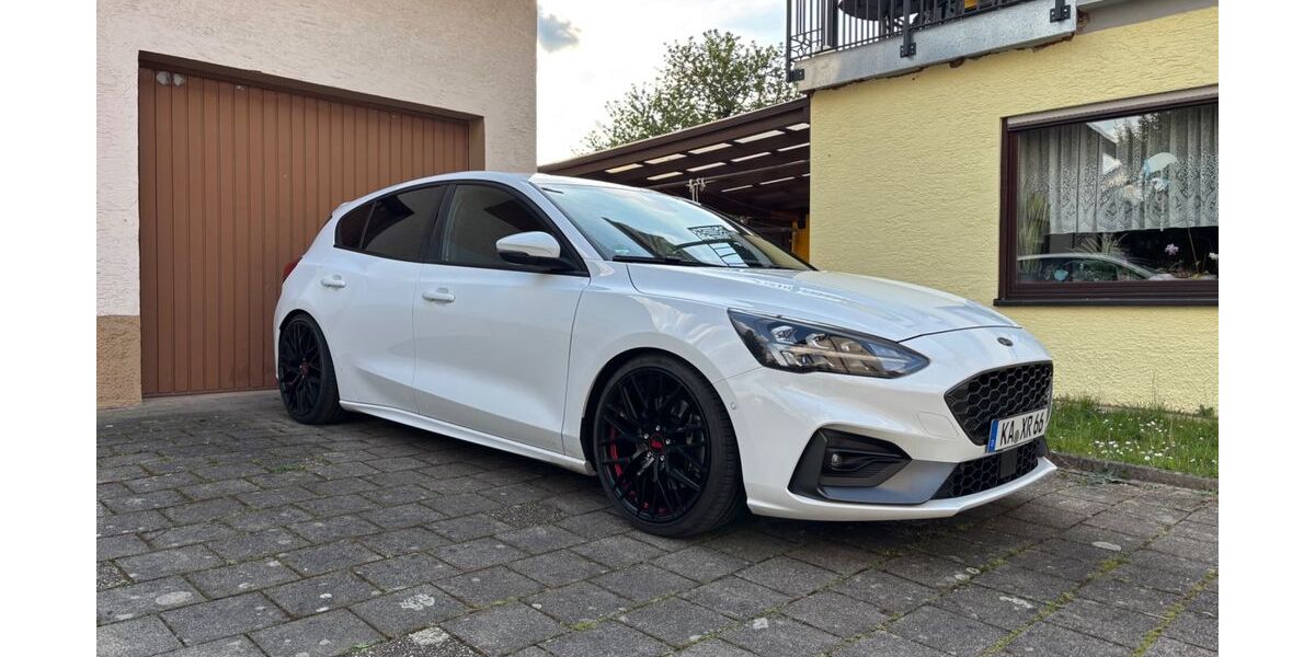 Ford Focus 89.900 km 20.999 &euro; Kürnbach 75057