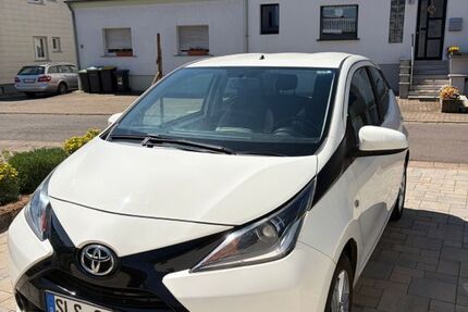 Toyota Aygo (X) 79.000 km 7.800 &euro; Saarwellingen 66793