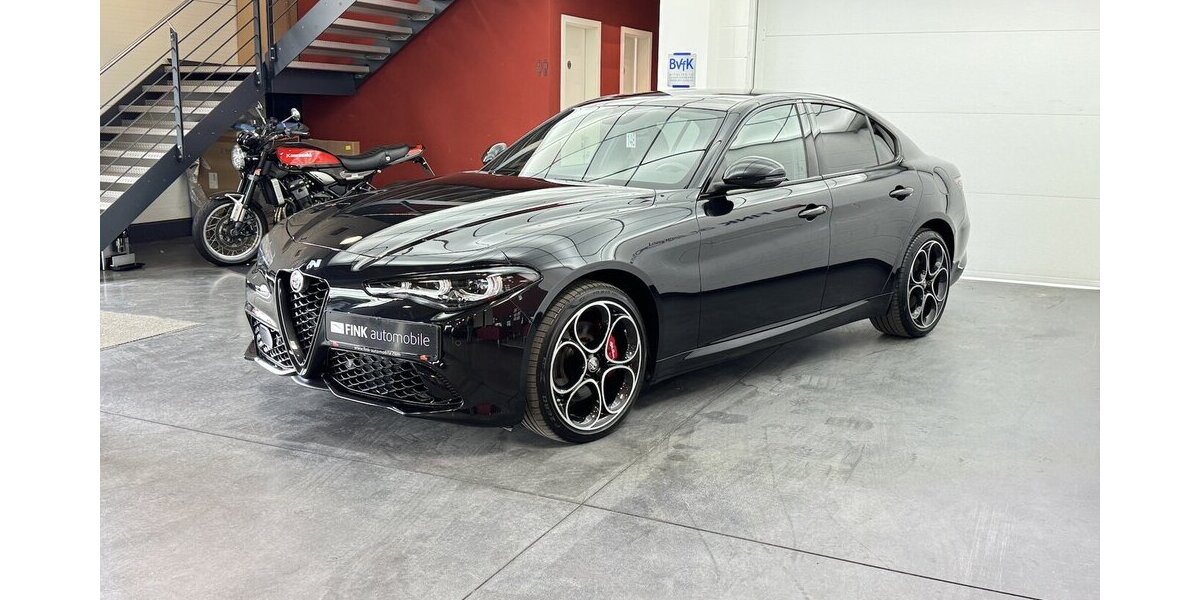 Alfa Romeo Giulia 2.0 Competizione Q4 Turbo Panoramadach 28.999 km 37.770 &euro; Lich 35423