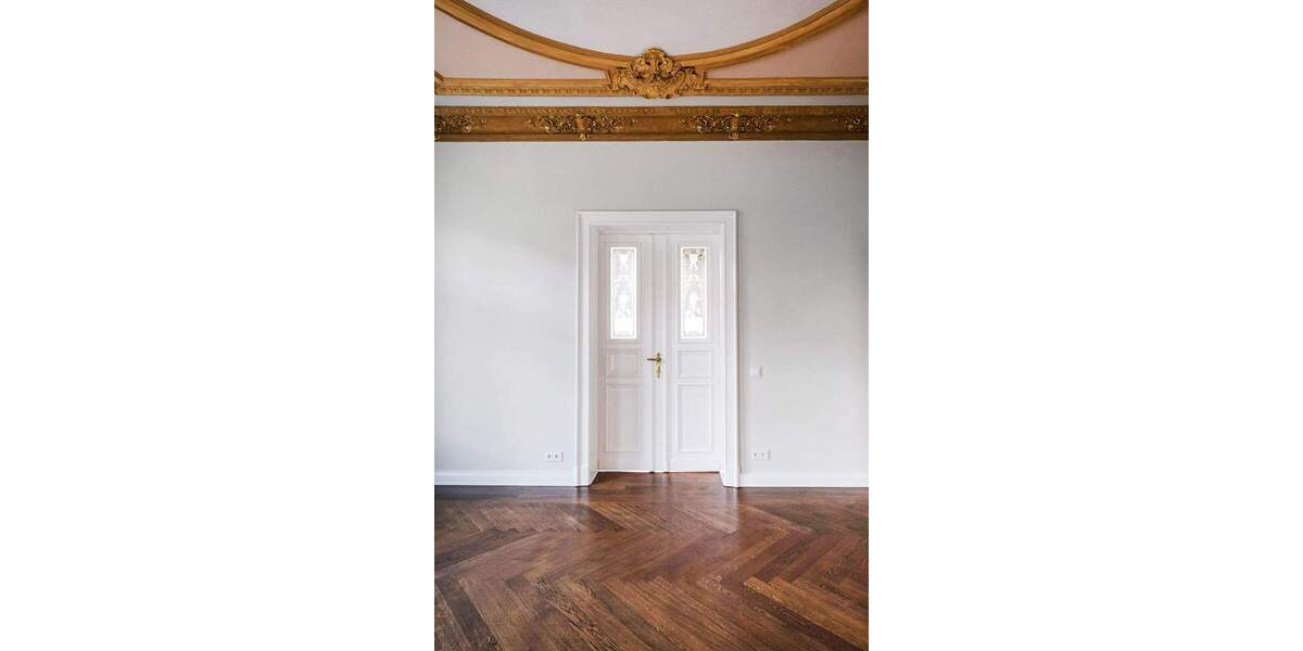 HAUS FEUERLAND: Historisches Wohn- und Geschäftshaus 5 zimmer