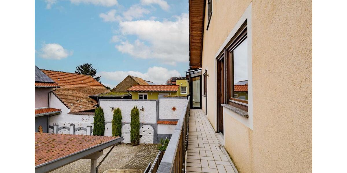 SOFORTBEZUG – 4-Zimmer-Wohnung mit 140 m² und Kachelofen 4 zimmer