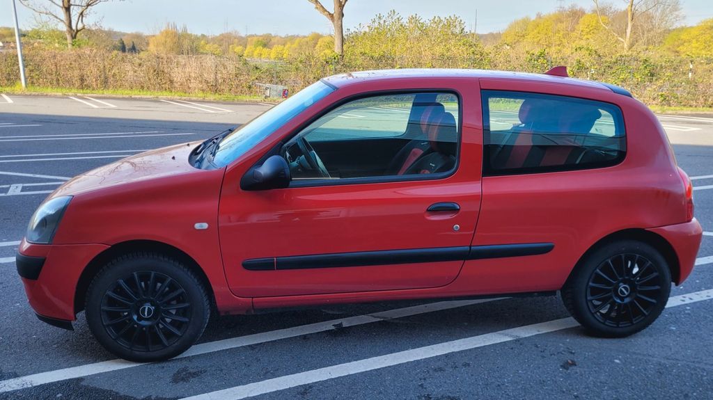 Renault Clio 96.000 km 1.900 &euro; Mülheim an der Ruhr 45468