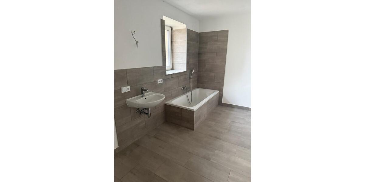 Vermiete Erdgeschosswohnung 3 zimmer