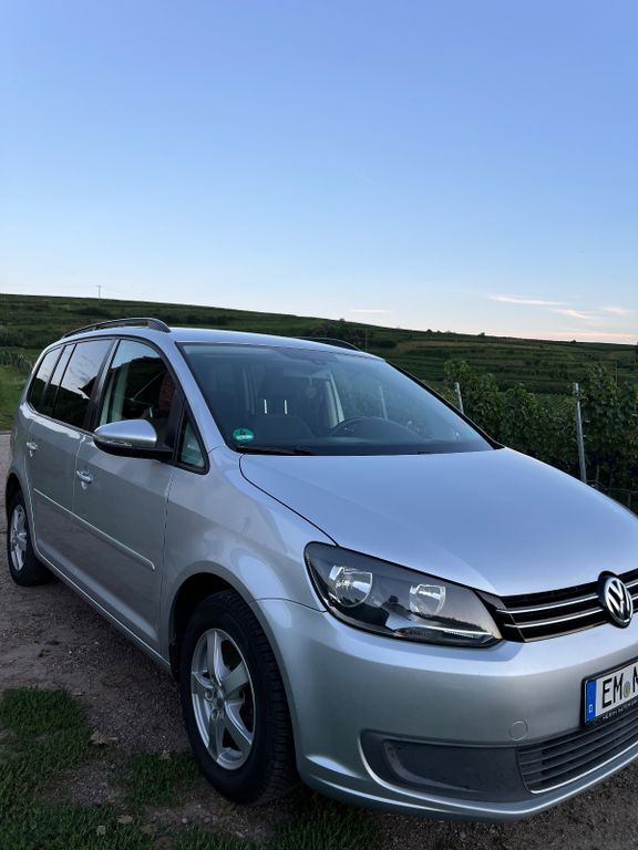 VW Touran 222.568 km 6.200 € Sasbach am Kaiserstuhl 79361