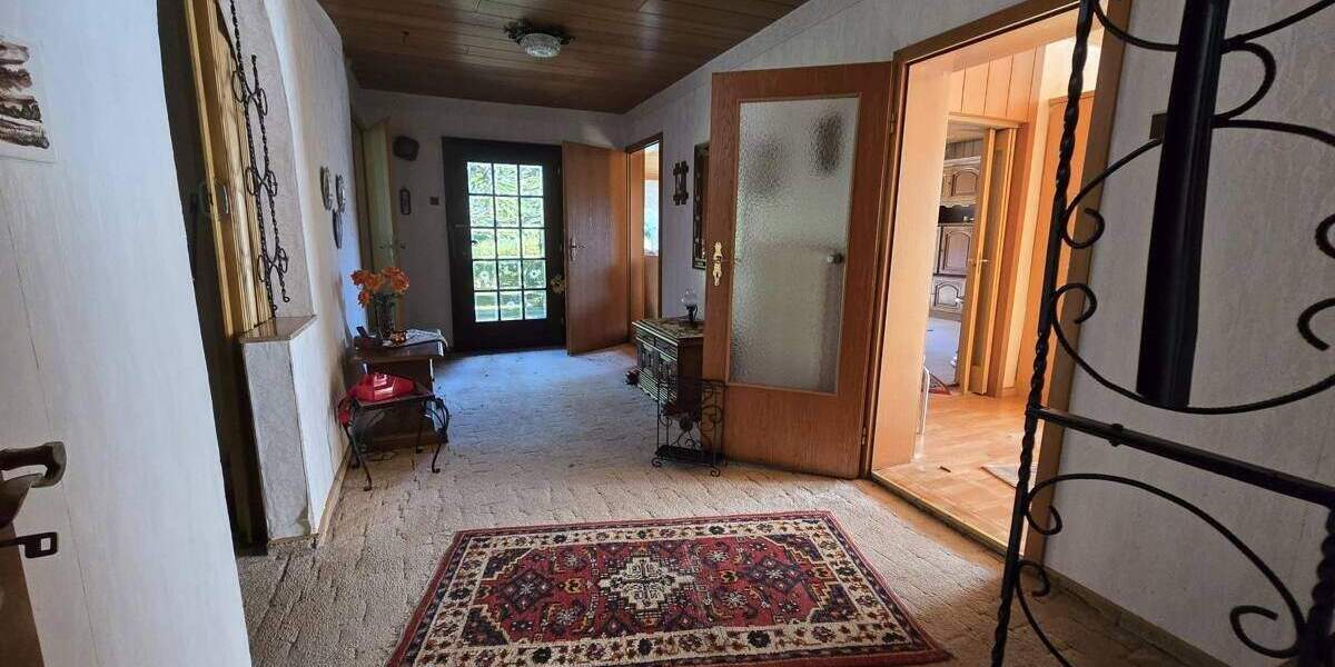 Zweifamilienhaus auf großzügigem Grundstück in idyllischer Lage 1 zimmer