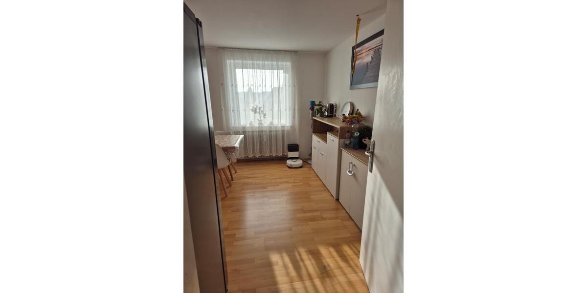 Etagenwohnung Vogt - 5 Zimmer, 120 m&sup2;, 1.050&euro; | Angebot:25421040