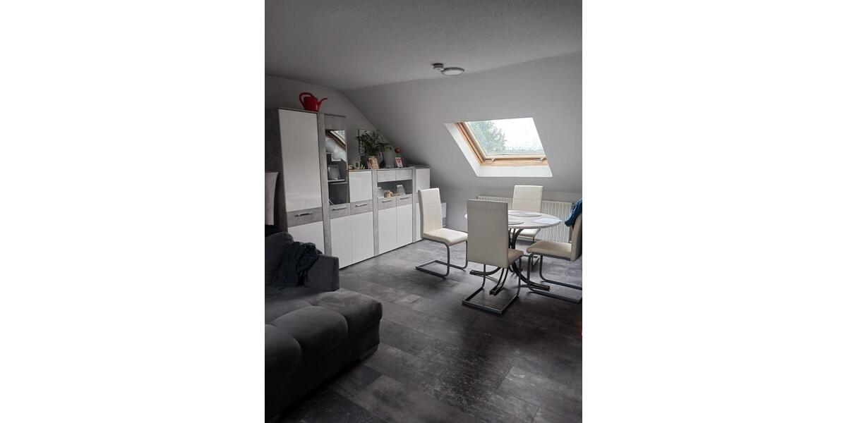 Dachgeschoßwohnung Roth - 2 Zimmer, 60 m&sup2;, 600&euro; | Angebot:26400490