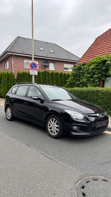 i30