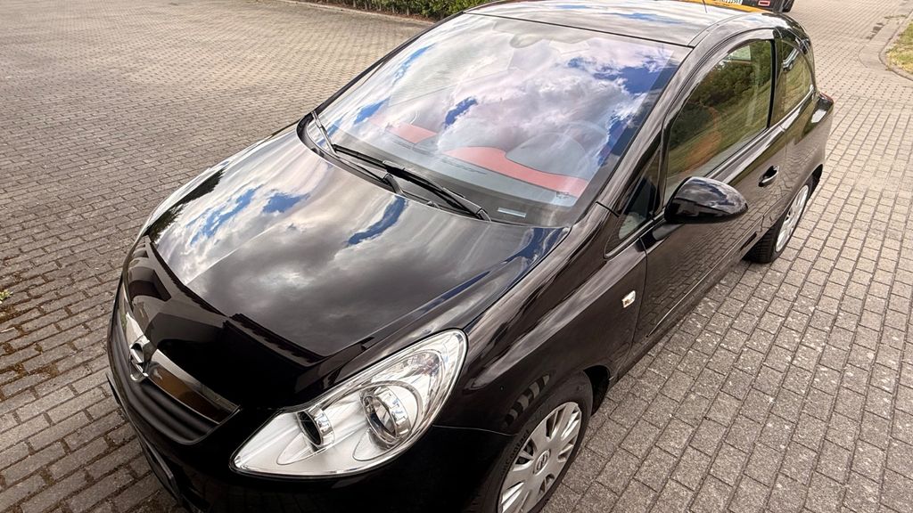 Opel Corsa 43.000 km 5.555 &euro; Torgau 04860