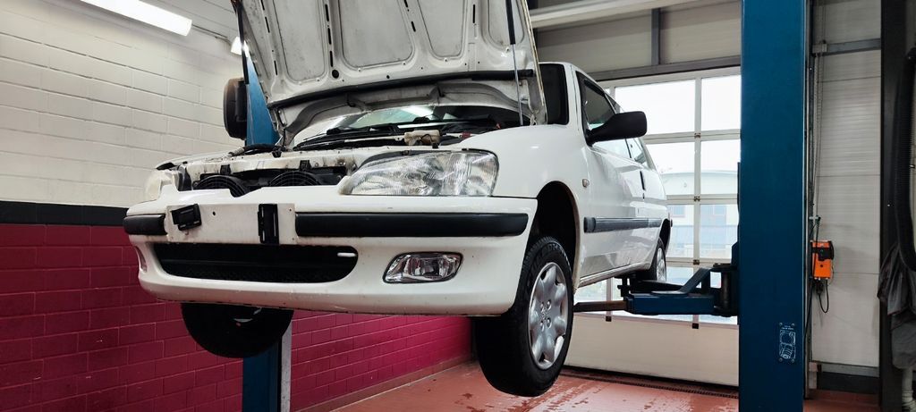 Peugeot 106 109.000 km 900 € Oberrohr 86513