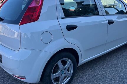 Fiat Punto 240.000 km 2.800 &euro; Ergolding 84030