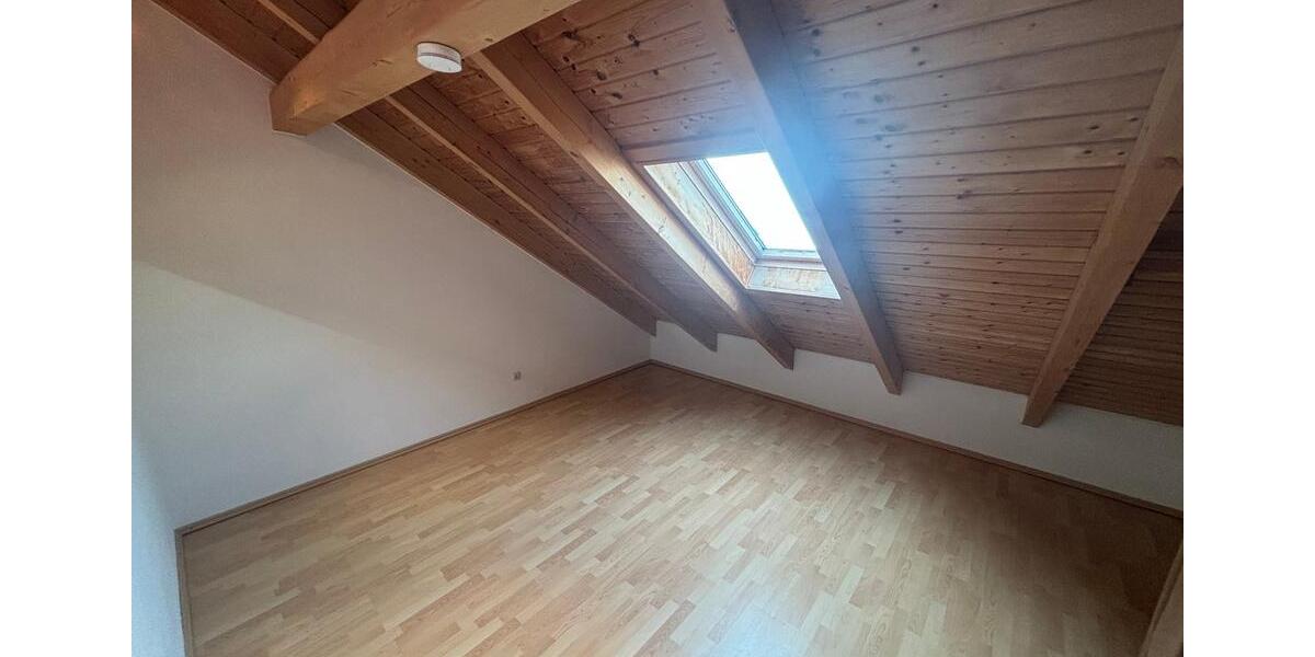 Reihenhaus Egling - 7 Zimmer, 161 m&sup2;, 2.000&euro; | Angebot:24222960