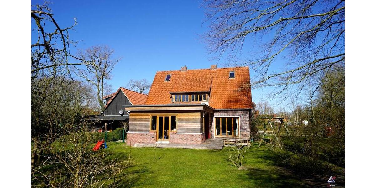 Großzügiges Wohnhaus-Grundstück mit Bebauungsmöglichkeit 8 zimmer