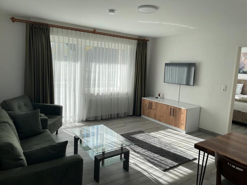 2-Zimmer-Wohnung – frisch renoviert, mit Küche & Balkon zimmer