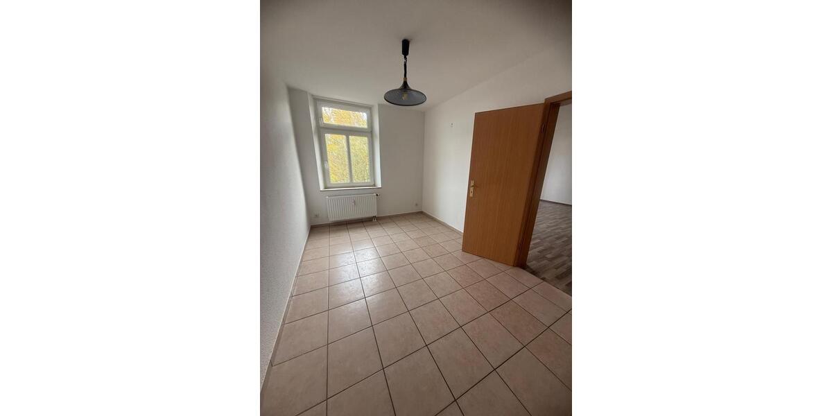 Etagenwohnung Glauchau - 2 Zimmer, 61 m&sup2;, 335&euro; | Angebot:26676961