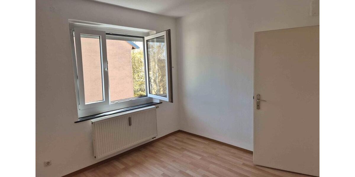Etagenwohnung Sinzing - 3 Zimmer, 73 m&sup2;, 680&euro; | Angebot:26407139