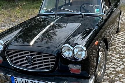 Lancia Flavia 87.215 km 14.000 &euro; Berlin 10119