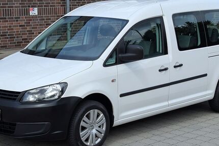 VW Caddy 165.951 km 9.898 &euro; BARSBÜTTEL 22885