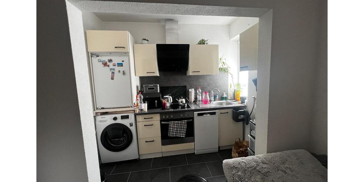 Hochparterre Singen (Hohentwiel) - 2.5 Zimmer, 54 m&sup2;, 179.000&euro; | Angebot:27092110
