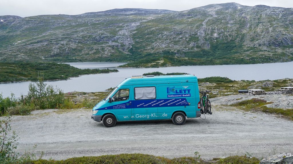 Mercedes-Benz Sprinter 165.059 km 7.499 &euro; Grünenplan 31073