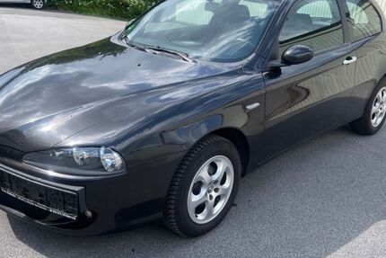 Alfa Romeo 147 96.800 km 4.200 &euro; Remscheid 42855