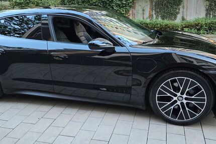 Porsche Taycan 45.200 km 59.999 &euro; München 80689