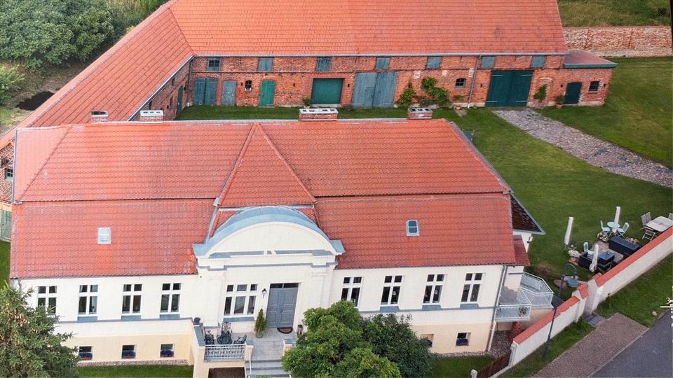 Villa Meyenburg - 10 Zimmer, 240 m&sup2;, 779.000&euro; | Angebot:26854792
