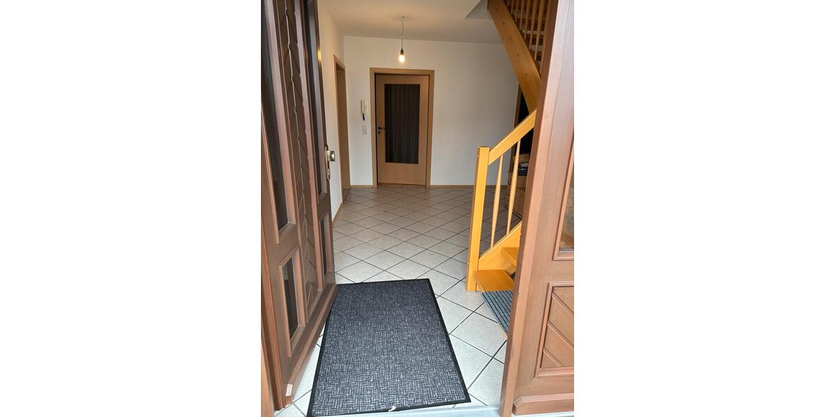 Einfamilienhaus Weimar (Lahn) - 5 Zimmer, 160 m&sup2;, 1.600&euro; | Angebot:25367732