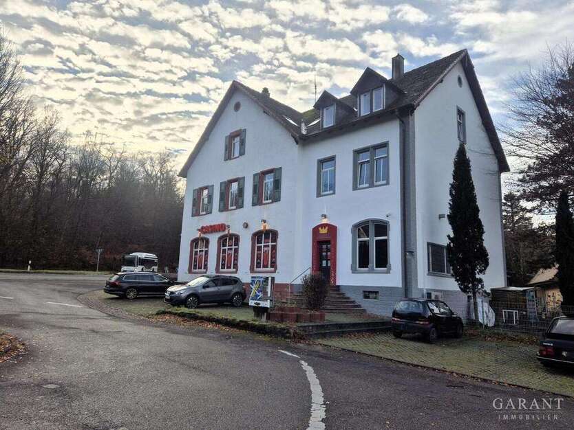 Haus zum Kaufen in Ettlingen 2.100.000 € 314 m²