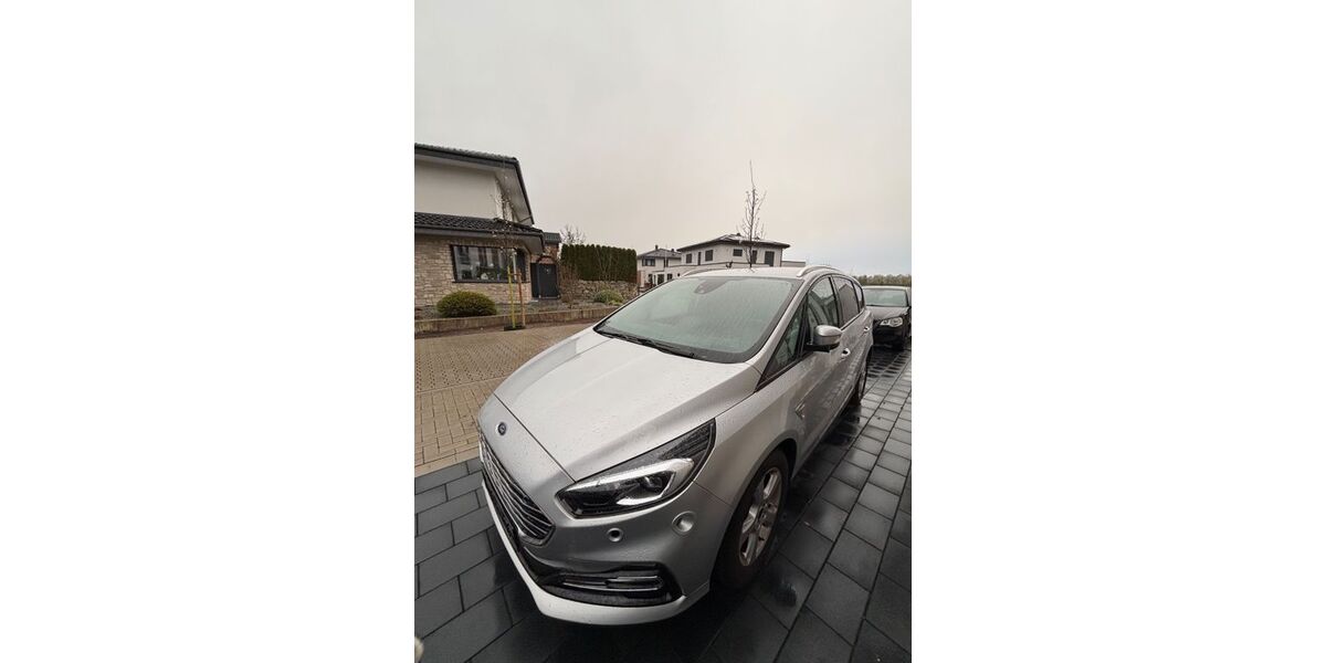 Ford S-Max 79.000 km 12.700 &euro; Delbrück 33129