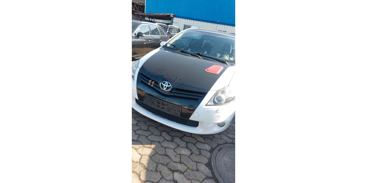Toyota Auris 193.000 km 3.300 &euro; Bremen 28259