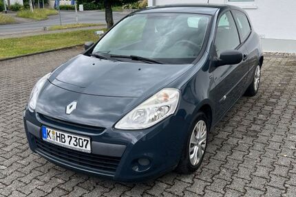 Renault Clio 117.000 km 2.850 &euro; Niederkassel 53859