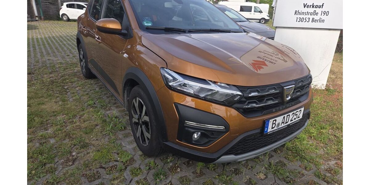 Dacia Sandero 23.000 km 13.800 &euro; Berlin 13053
