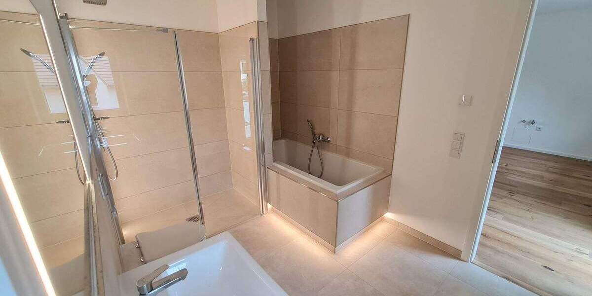 Modernes Wohnen in einem Reihenendhaus mit Außenbereich und Stellplätzen 5 zimmer