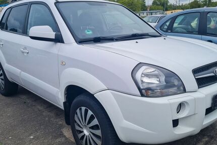 Hyundai TUCSON 246.000 km 2.900 &euro; Dessau-Roßlau 06842