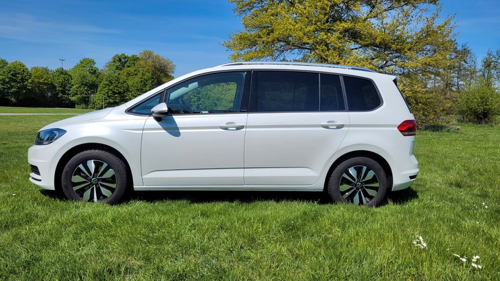 VW Touran 22.824 km 30.800 &euro; Braunschweig 38122