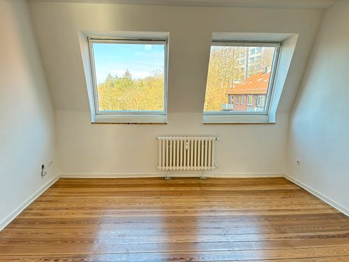 Dachgeschoßwohnung Kiel Neumühlen-Dietrichsdorf - 3.5 Zimmer, 82 m&sup2;, 809&euro; | Angebot:26279442