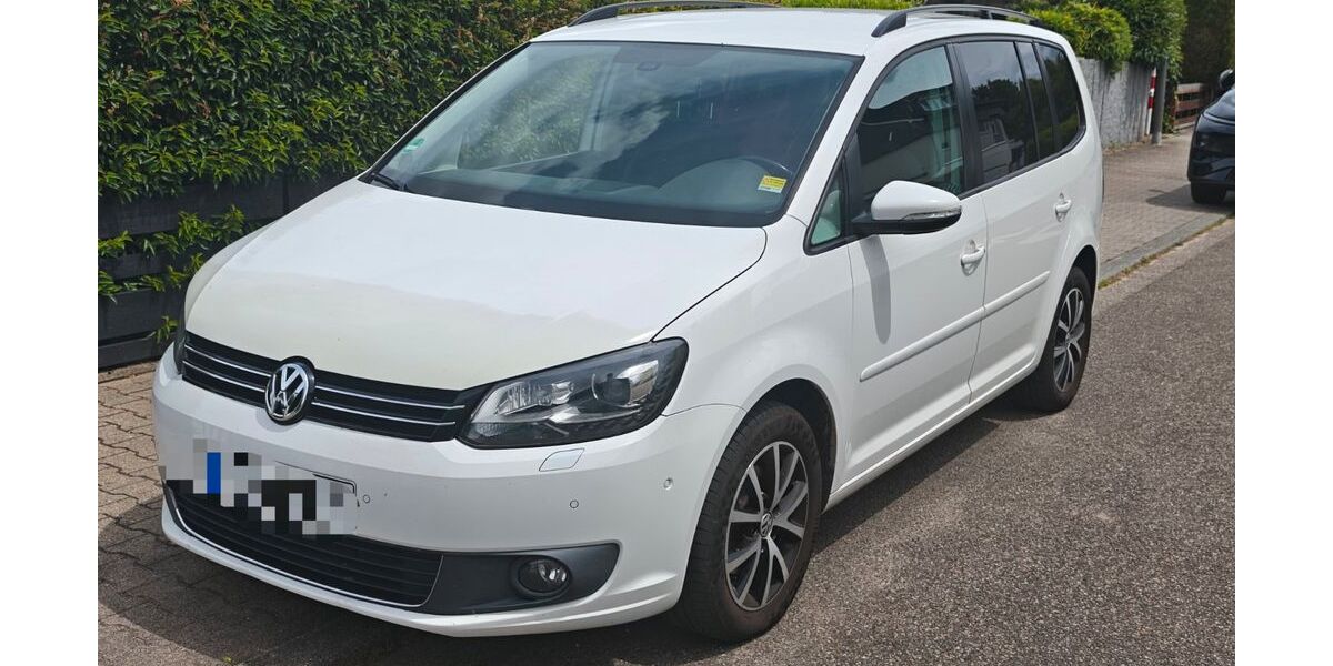 VW Touran 182.000 km 4.900 &euro; Ettlingen 76275