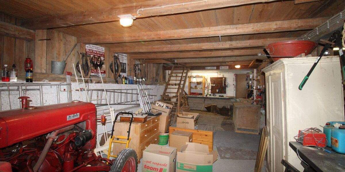 Etagenwohnung Gallmersgarten - 9 Zimmer, 286 m&sup2;, 249.000&euro; | Angebot:25677589