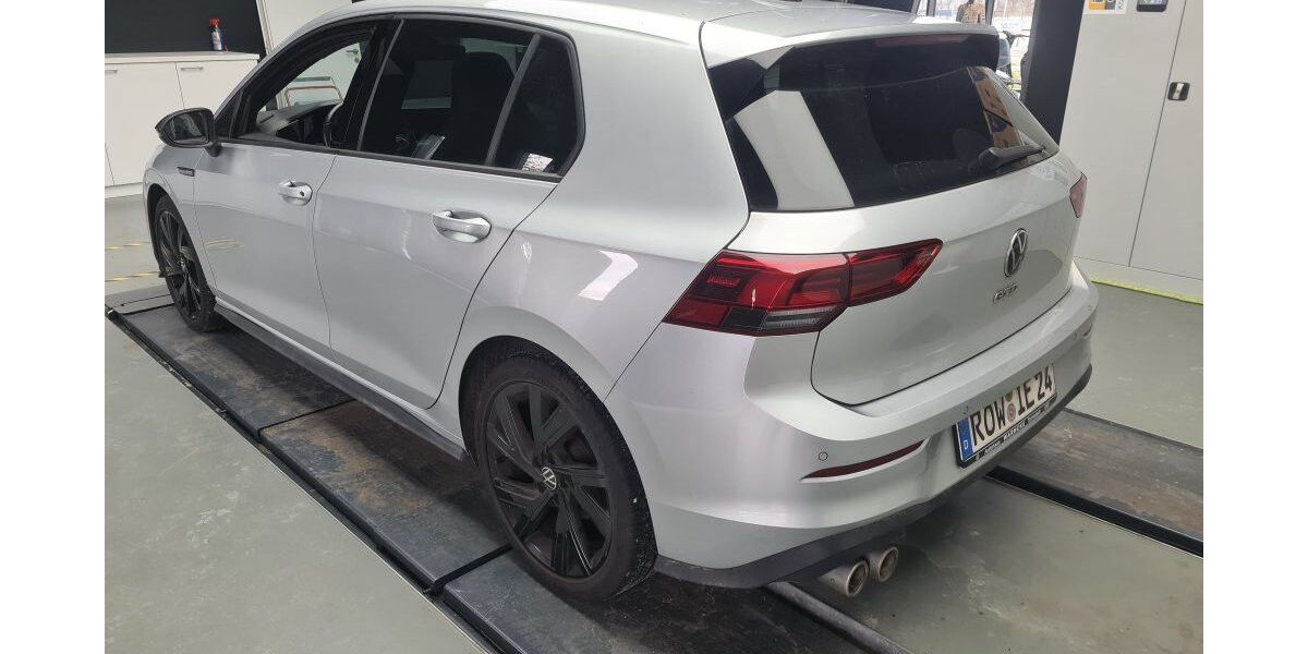 VW Golf 135.726 km 21.950 &euro; Zeven 27404
