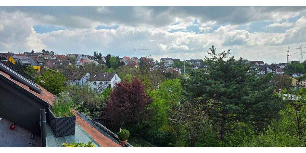 Etagenwohnung Würzburg Versbach - 3 Zimmer, 90 m&sup2;, 1.075&euro; | Angebot:26436730