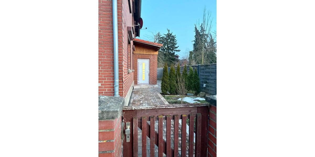 Sanierte Haushälfte mit Garten zu vermieten 3 zimmer